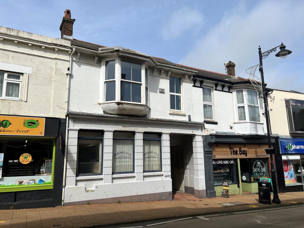 Lot: 13 - FREEHOLD TOWN CENTRE BUILDING WITH POTENTIAL - Front of building from road